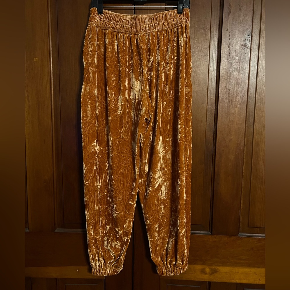 Urban Outfitters Crushed Velvet Burnt Orange Pull On Joggers with Pockets‎ - Picture 3 of 8